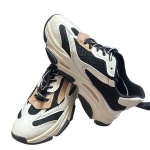 Steve Madden Black, White, and Tan Athletic Chunky Shoes